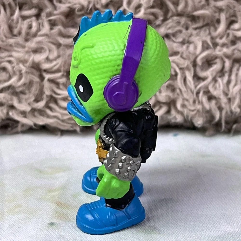 Treasure X Sunken Gold Syd Fish Figure Neon Green Alien Toy Collectible